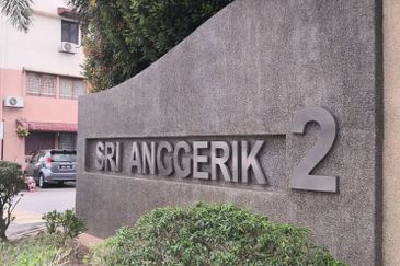 Sri Anggerik 2