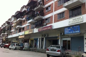 SL 11, Bandar Sungai Long