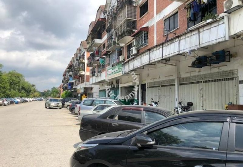 SL 11, Bandar Sungai Long