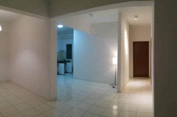 Green Suria Apartment