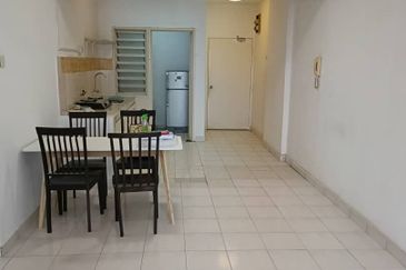Anjung Hijau (Greenfield Apartment)