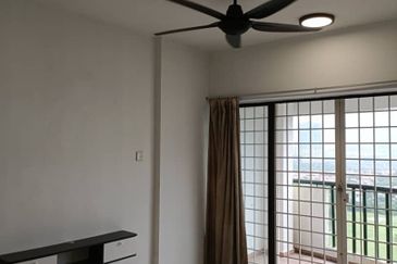 Anjung Hijau (Greenfield Apartment)
