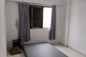 Anjung Hijau (Greenfield Apartment)