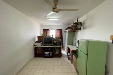 Rumah Pangsa Kayu Ara