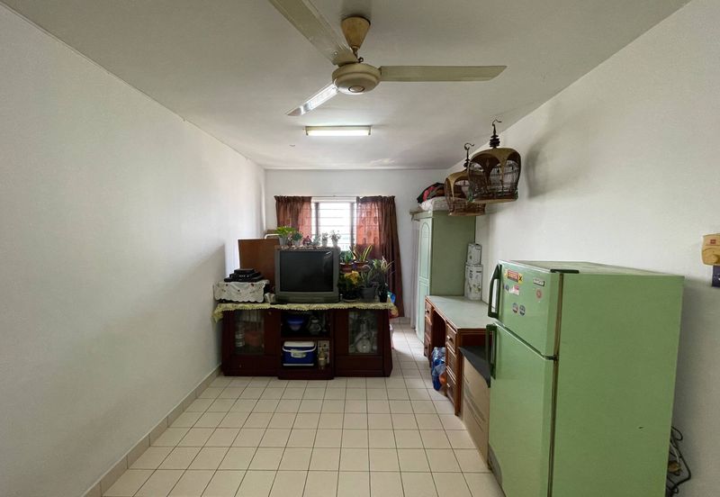 Rumah Pangsa Kayu Ara