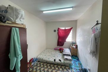 Rumah Pangsa Kayu Ara