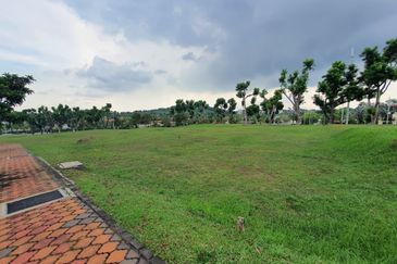 LAND FOR SALE LOT BUNGALOW, PRESINT 10 PUTRAJAYA (NEAR KOMPLEKS SERI PERDANA)