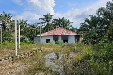 Tanah Lot Pekan Salak