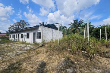 Tanah Lot Pekan Salak