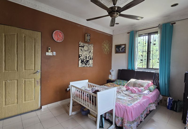 Putra Hill Residency