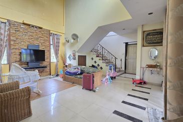 Putra Hill Residency