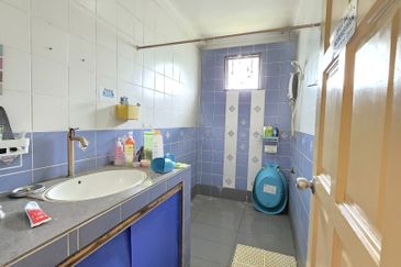 Putra Hill Residency