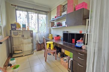 Putra Hill Residency