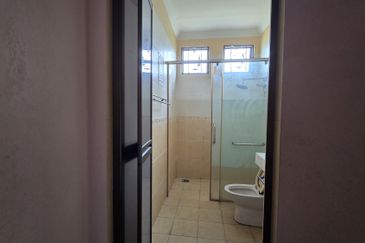 Putra Hill Residency