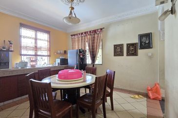 Putra Hill Residency