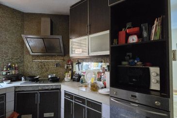 Putra Hill Residency