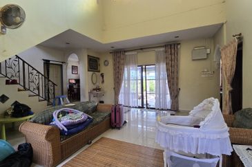 Putra Hill Residency