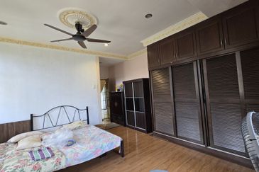 Putra Hill Residency