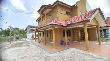 CORNER LOT Double Storey House with huge extra land TAMAN INTEKMA, Alor ...