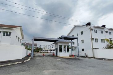 TAMAN LAPANGAN INDAH