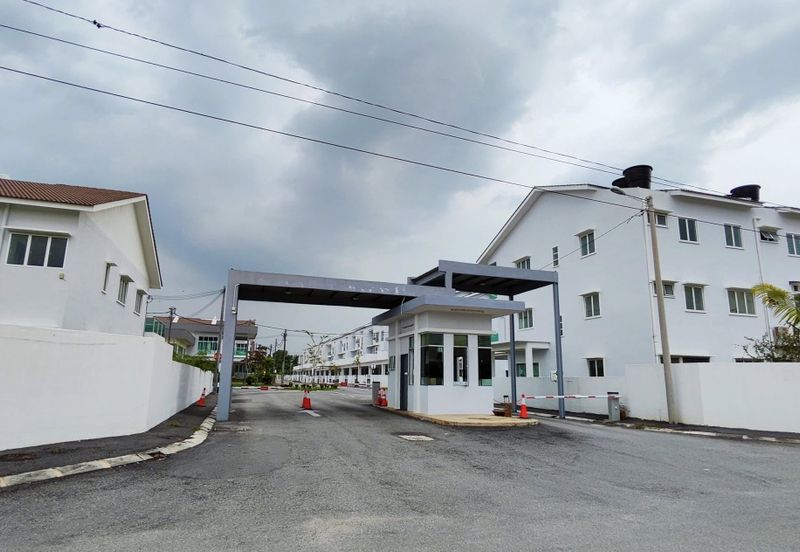 TAMAN LAPANGAN INDAH