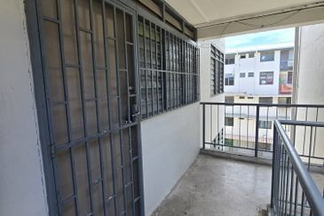 Flat Taman Mewah Bercham