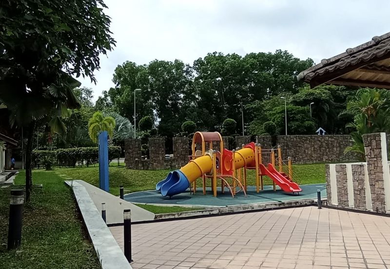 Avenue 2, Lake Valley