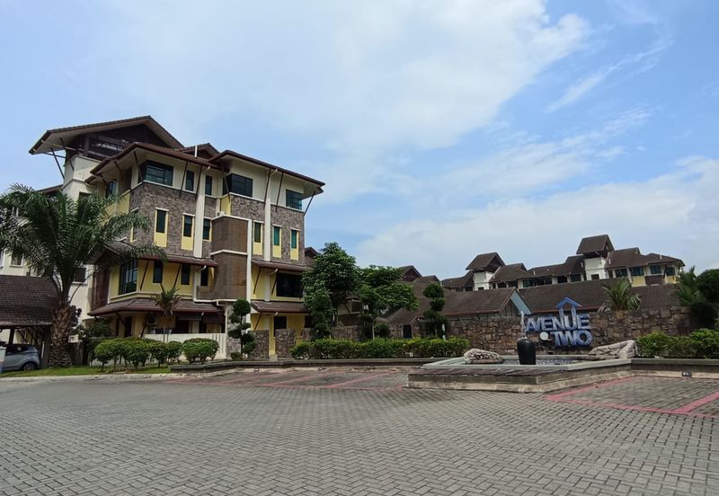 Avenue 2, Lake Valley