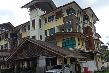 Avenue 2, Lake Valley