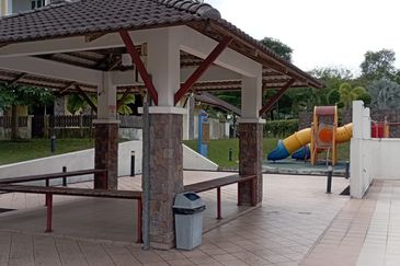 Avenue 2, Lake Valley