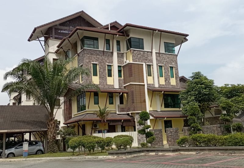 Avenue 2, Lake Valley