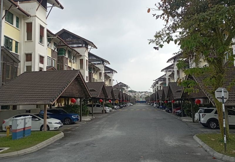 Avenue 2, Lake Valley