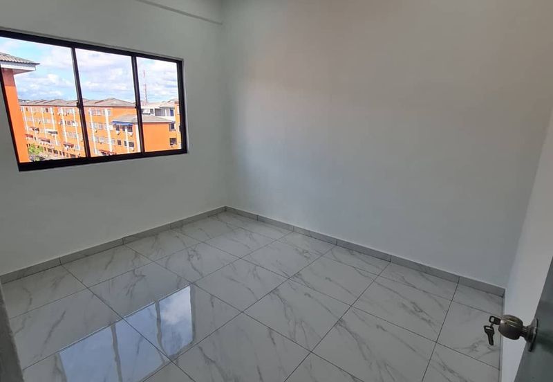 Taman Pulai Utama Flat