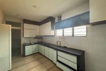 Maple Red, Adda Heights