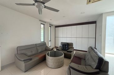 Maple Red, Adda Heights