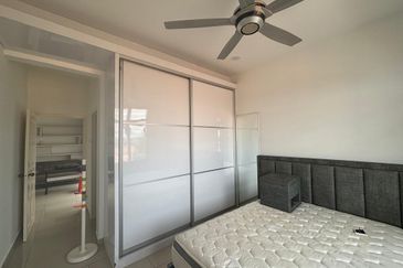 Maple Red, Adda Heights