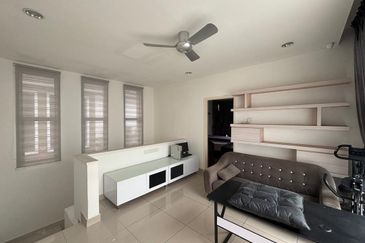 Maple Red, Adda Heights