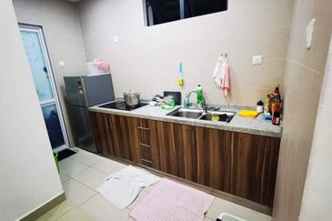 D'Summit Residences @ Kempas Utama