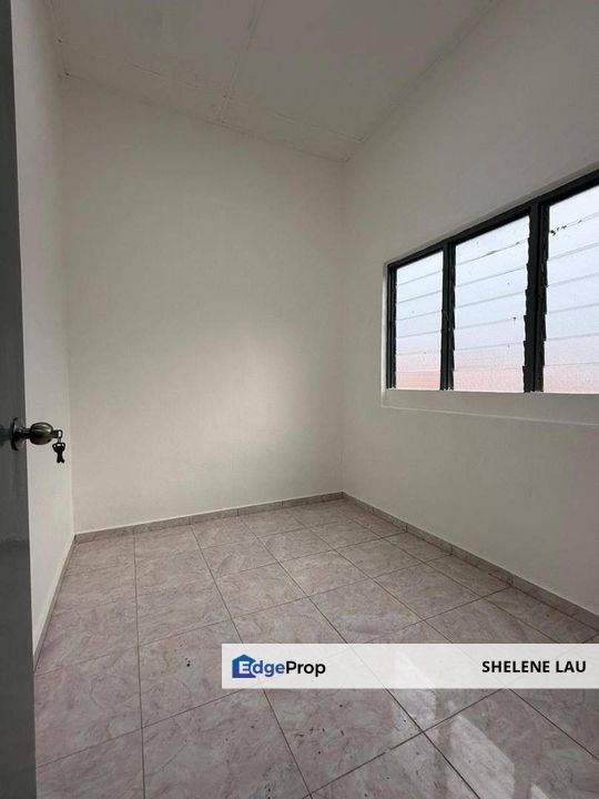 Taman Bukit Mewah 2 Room Low Cost Flat For Sale, Johor, Tampoi