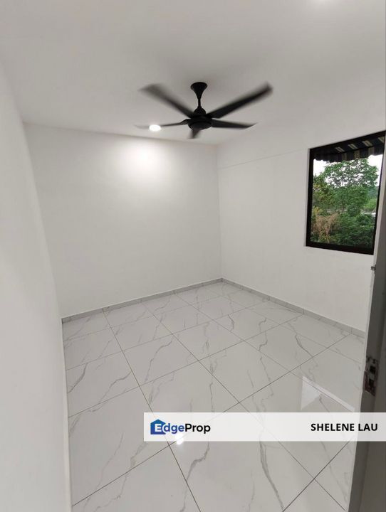 Taman Bukit Mewah 2 Room Low Cost Flat For Sale, Johor, Tampoi