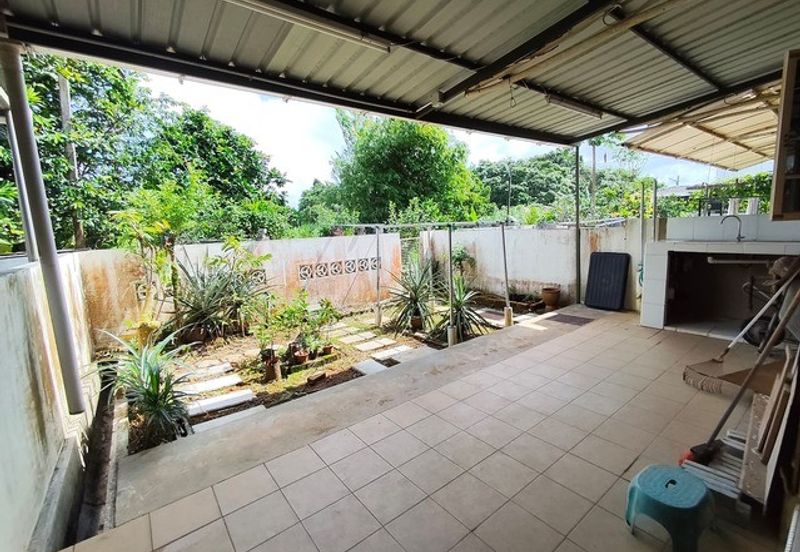 Double storey intermediate at Stapok Selatan Batu Kawa for sale