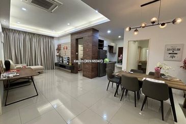 3 bedrooms Sri Pertiwi Aurora Square at Moyan Kuching for book
