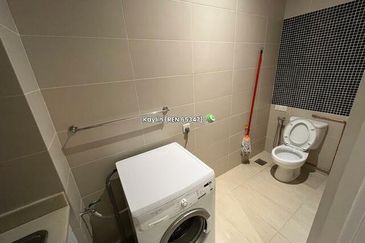 Upper unit of Lush Residence, Near BDC/ Galacity prime area for sale