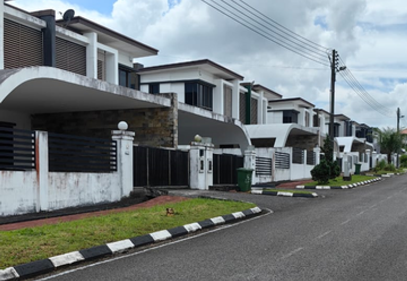 8th Mile Villas D'Royale Double Storey Semi-Detached House for sale