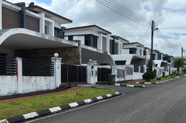 8th Mile Villas D'Royale Double Storey Semi-Detached House for sale