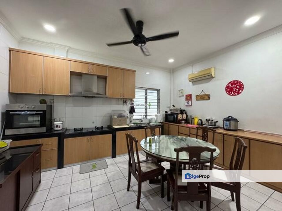 Single Storey Detached/ Bungalow at Batu Kawa for sale, , 