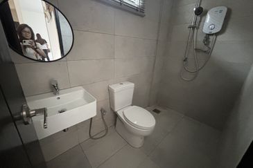 Melrose Residence, Riveria, Kuching-Samarahan Expressway for sale