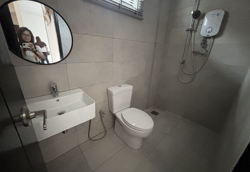 Melrose Residence, Riveria, Kuching-Samarahan Expressway for sale