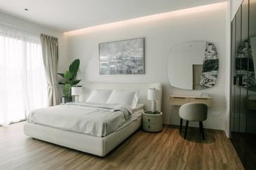 Jalan Sungai Maong Tengah