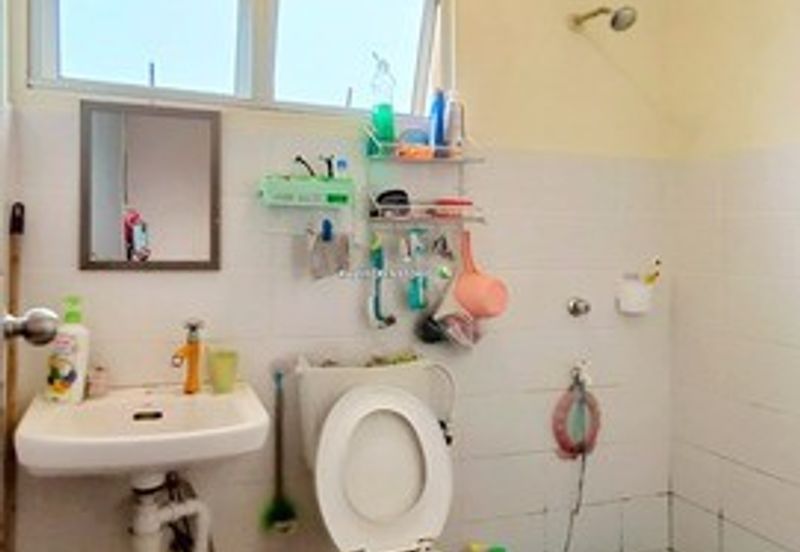 Wassion Avenue Upper Unit Townhouse For Sale